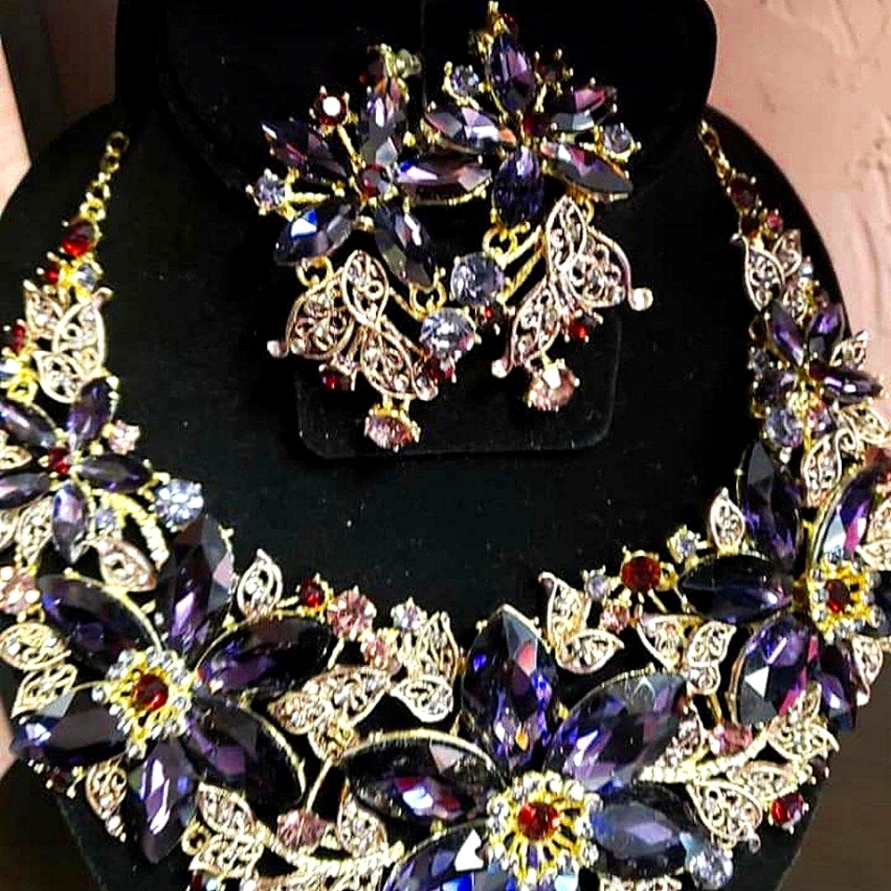 Necklace Set
